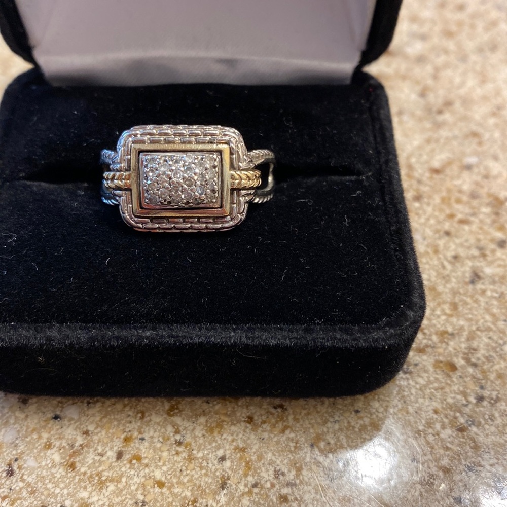 Beautiful Diamond ring!